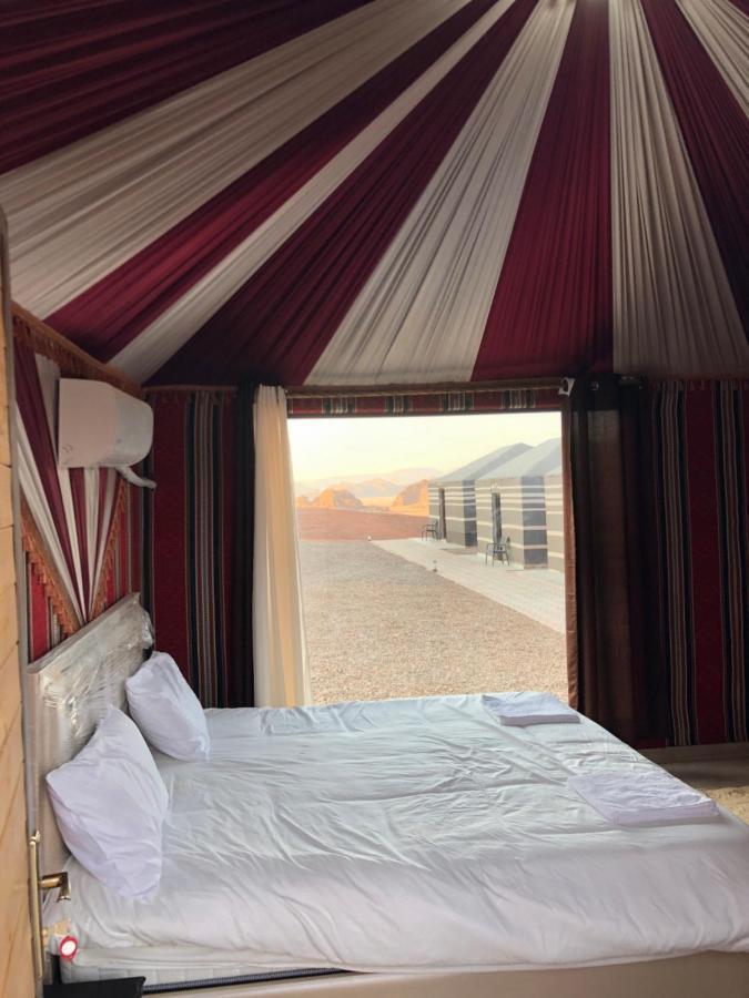 Flowers Rum Camp Wadi Rum Exteriér fotografie