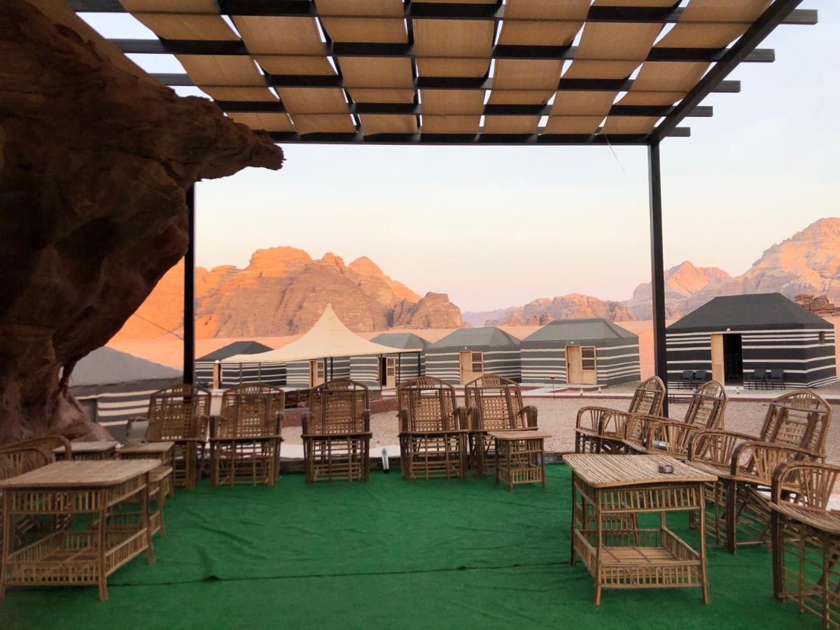 Flowers Rum Camp Wadi Rum Exteriér fotografie