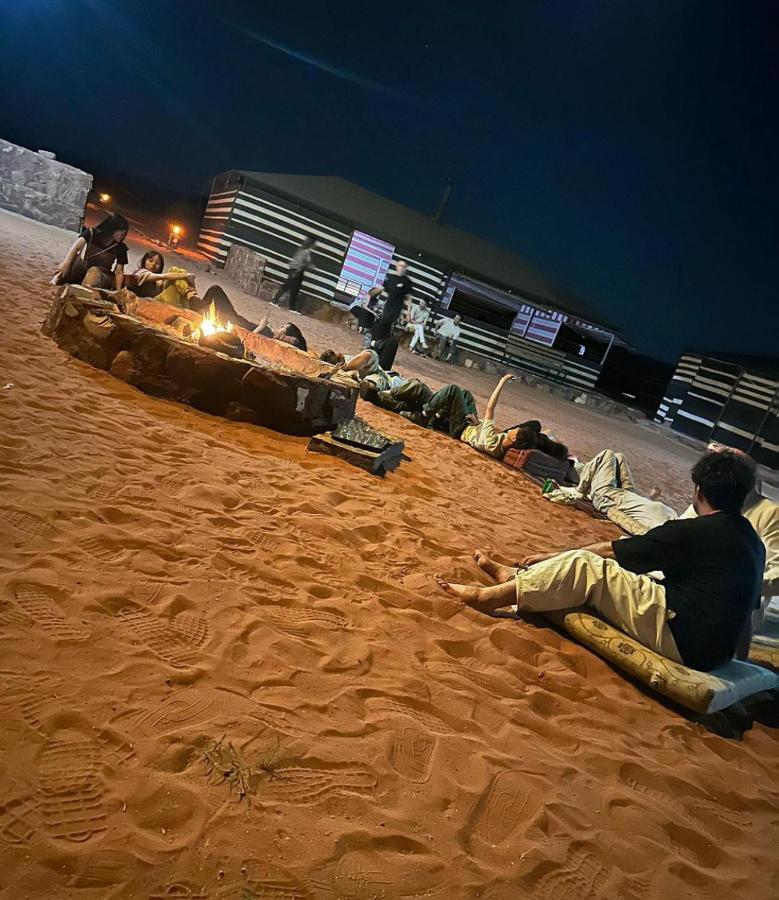 Flowers Rum Camp Wadi Rum Exteriér fotografie